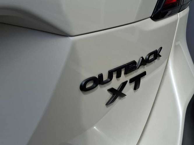 SUBARU OUTBACK 2025
