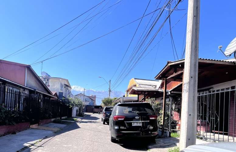 VENTA! AMPLIA CASA PEÑALOLEN / AV. LAS TORRES - Imagen 2