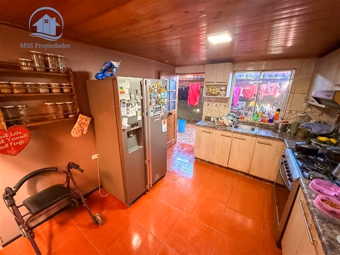 Casa con local comercial Gran terreno Metrotren maestranza - Imagen 9