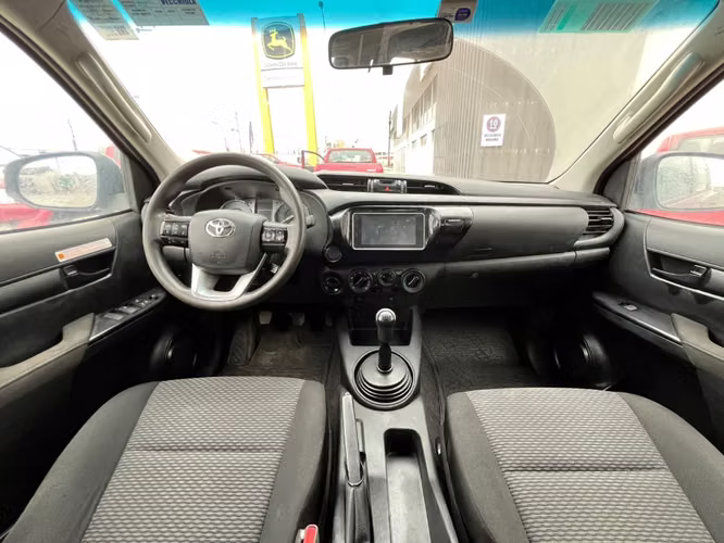 Toyota Hilux DC 4X4 2.4 D DX MT 2024 - Imagen 12