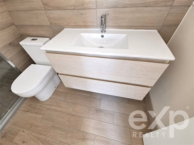 2D/2B con Terraza, AC y Excelente Conectividad - Imagen 13