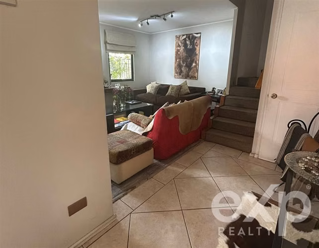 Casa en arriendo de 4 dormitorios en Fontova con Caciques - Imagen 3