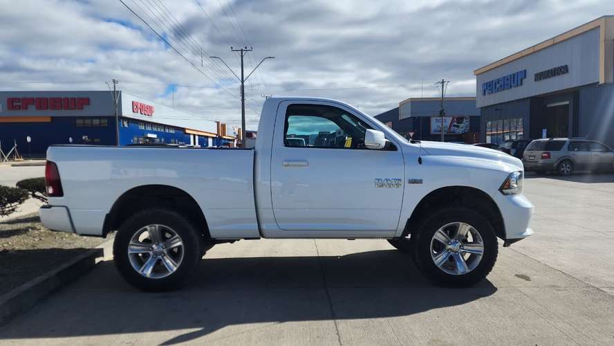 Dodge Ram 1500 Sport 5.7 Hemi 4x4 2018 Cabina Simple
