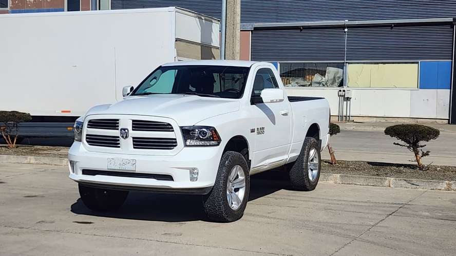 Dodge Ram 1500 Sport 5.7 Hemi 4x4 2018 Cabina Simple