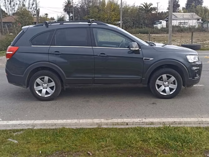 Vendo Chevrolet Captiva diésel 2018 - Imagen 4