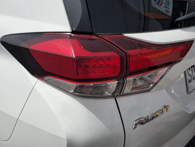 Toyota Rush 1.5 XEI 4X2 MT 5P 2023