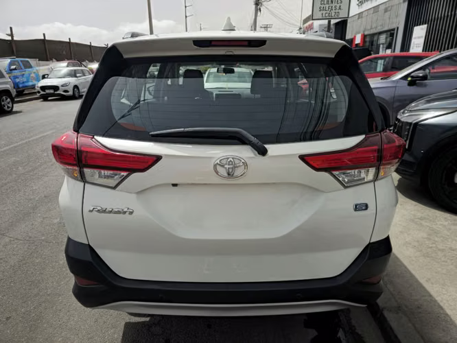 Toyota Rush 1.5 XEI 4X2 MT 5P 2023