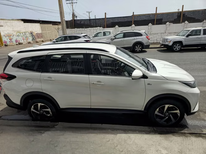 Toyota Rush 1.5 XEI 4X2 MT 5P 2023