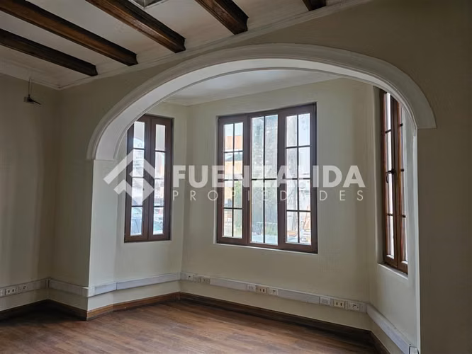 Exclusiva oficina en arriendo de 16 privados Providencia - Imagen 8