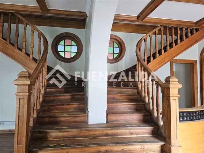 Exclusiva oficina en arriendo de 16 privados Providencia