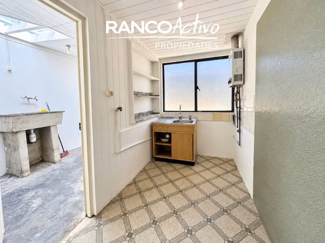 Se vende Amplia casa de 4D en Villa San Pedro + depto. indep - Imagen 35