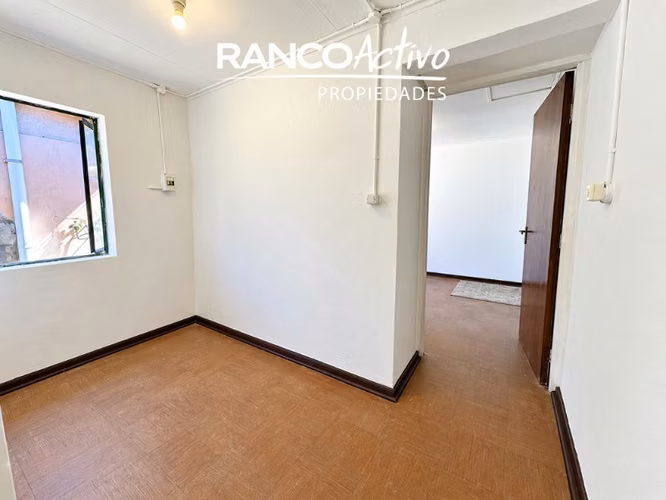 Se vende Amplia casa de 4D en Villa San Pedro + depto. indep - Imagen 38