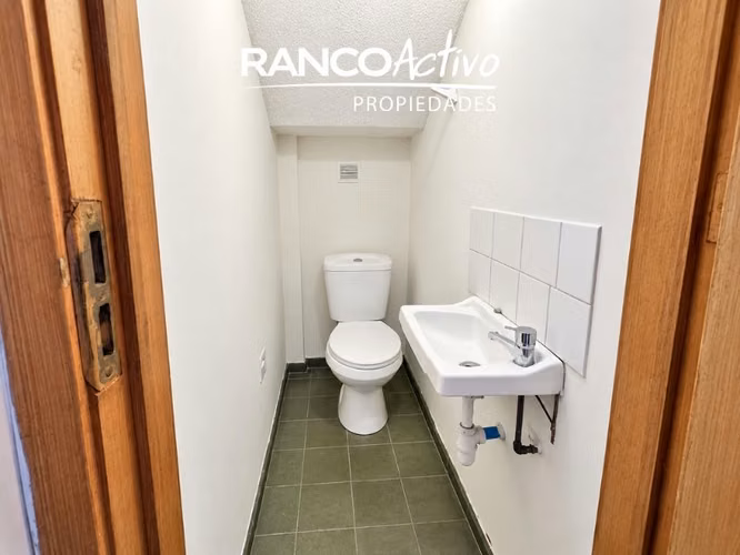 Se vende Amplia casa de 4D en Villa San Pedro + depto. indep - Imagen 7