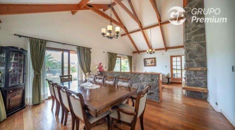 Exclusiva parcela con 2 casas con piscina y seguridad 24/7
