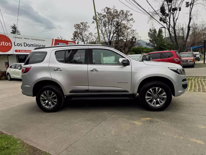 CHEVROLET TRAILBLAZER PREMIER DIESEL 2.8 AUT 4X4 3 CORRIDAS FULL CEURO CARPLAY CAMARA VER EN LAS CONDES 2020