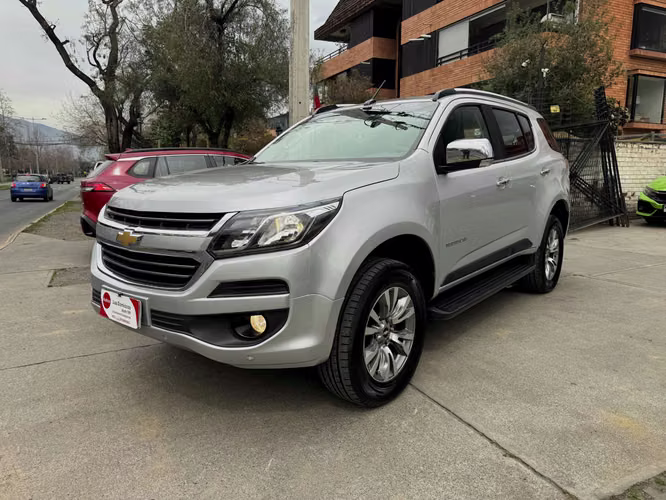 CHEVROLET TRAILBLAZER PREMIER DIESEL 2.8 AUT 4X4 3 CORRIDAS FULL CEURO CARPLAY CAMARA VER EN LAS CONDES 2020