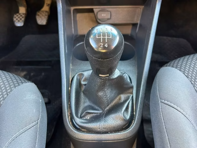VOLKSWAGEN SAVEIRO CD 1.6 - 2022 | 4620 - Imagen 11