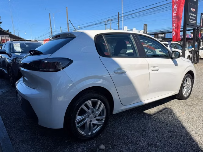 PEUGEOT 208 2023 - Imagen 4