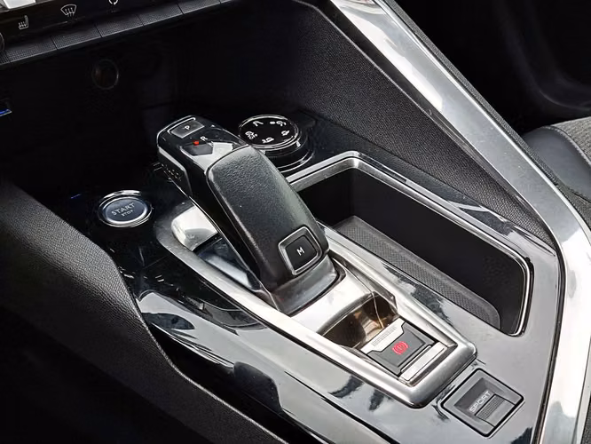 PEUGEOT 3008 2018