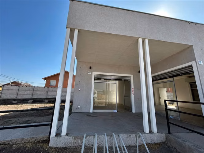Local Comercial NUEVO A ESTRENAR / El Peumo con Av. Colina