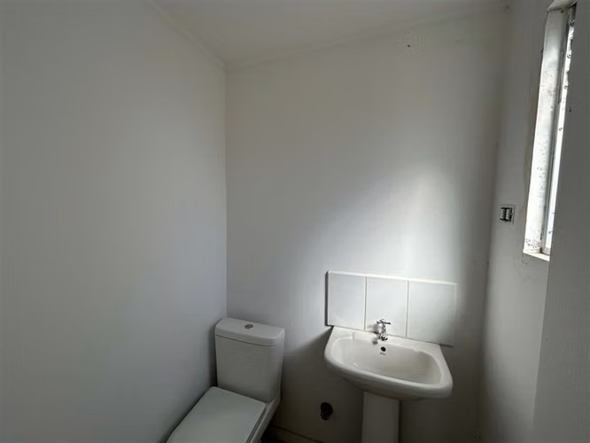 Local Comercial NUEVO A ESTRENAR / El Peumo con Av. Colina