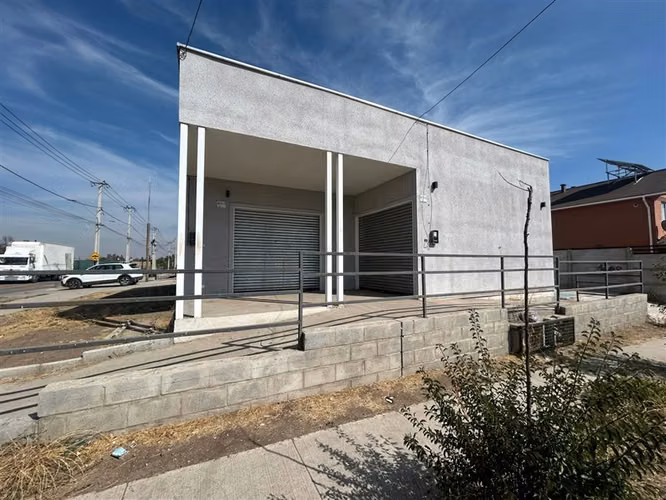 Local Comercial NUEVO A ESTRENAR / El Peumo con Av. Colina
