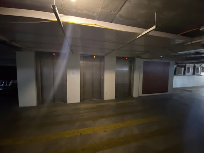 OFICINA CON ESTACIONAMIENTO Y BODEGA EDIFICIO SINERGIA, CALLE VARAS