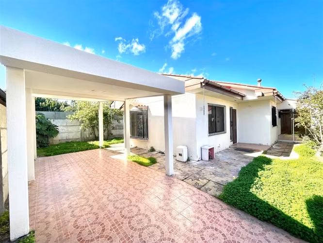 Casa en arriendo en la Cruz.3 dorm.2 baños.4 estacionamiento