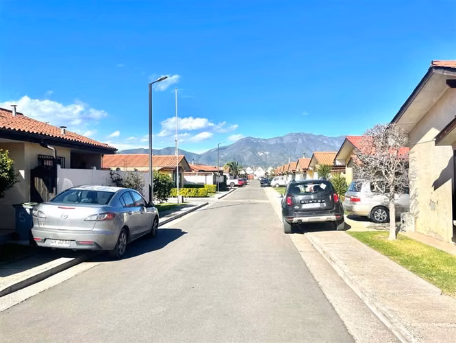 Casa en arriendo en la Cruz.3 dorm.2 baños.4 estacionamiento