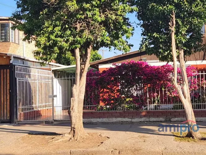 Venta casa con excelente conectividad Maipú (182498)