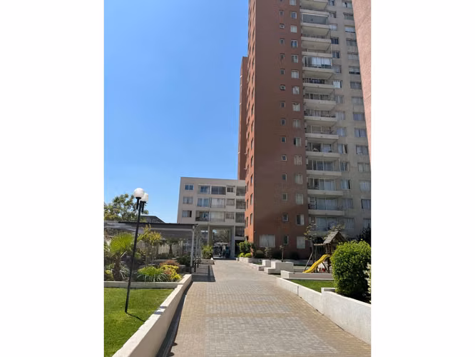 Departamento 2 dormitorios, Estacionamiento y bodega - Imagen 1