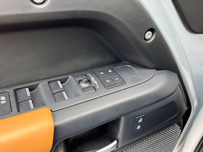 LAND ROVER DEFENDER 110 X DYNAMIC   2024
