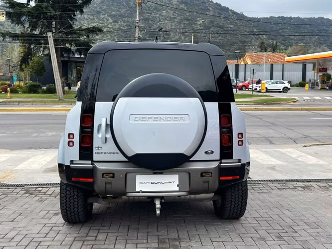 LAND ROVER DEFENDER 110 X DYNAMIC   2024