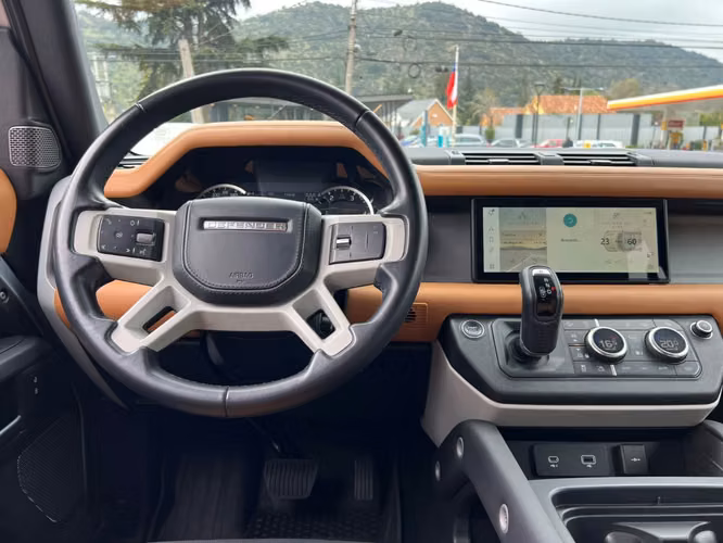 LAND ROVER DEFENDER 110 X DYNAMIC   2024