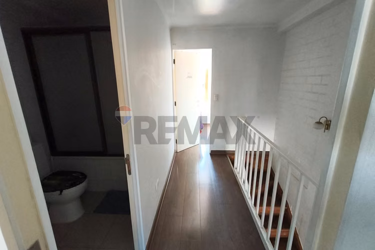 Casa de 2 pisos en arriendo,  3 d 2 b en macul - Imagen 30