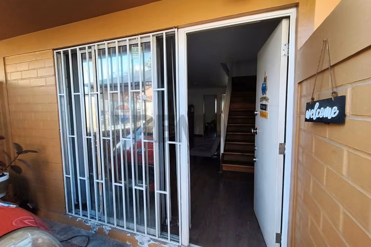 Casa de 2 pisos en arriendo,  3 d 2 b en macul - Imagen 4