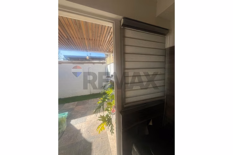 Casa de 2 pisos en arriendo,  3 d 2 b en macul - Imagen 22