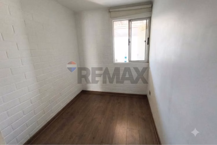 Casa de 2 pisos en arriendo,  3 d 2 b en macul - Imagen 12
