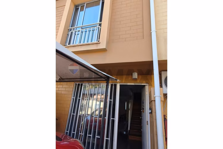 Casa de 2 pisos en arriendo,  3 d 2 b en macul - Imagen 7