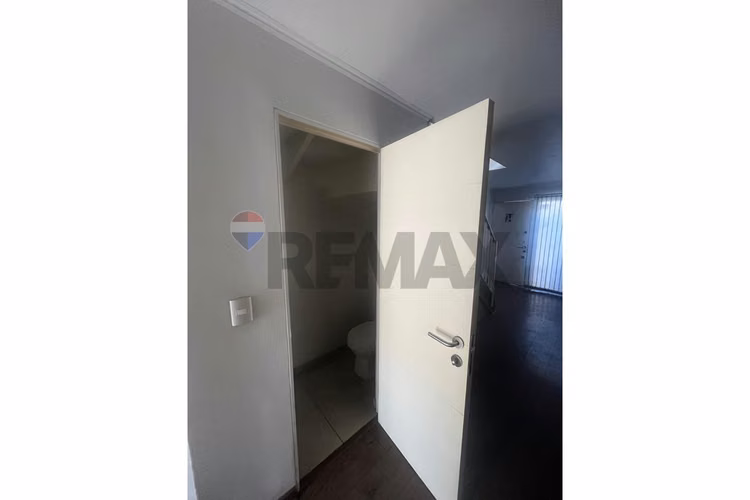 Casa de 2 pisos en arriendo,  3 d 2 b en macul - Imagen 20