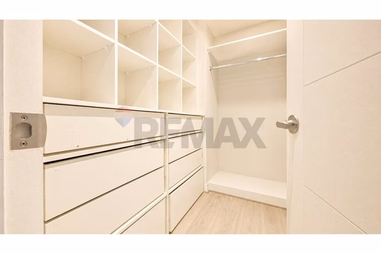 Departamento con patio y est.privado - Imagen 8