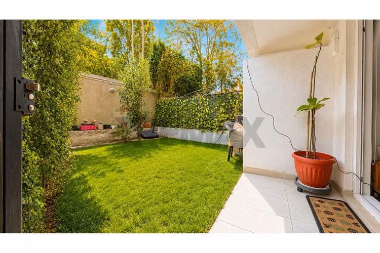 Departamento con patio y est.privado - Imagen 19