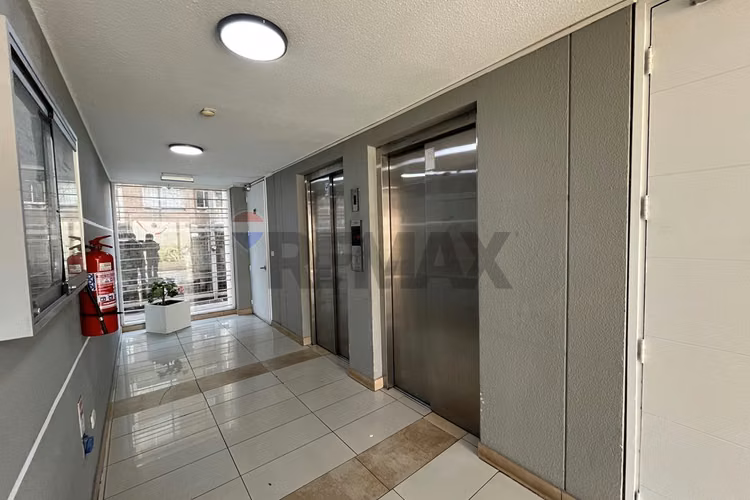 Arriendo 3d+2b+escritorio. san isidro/santa isabel - Imagen 23