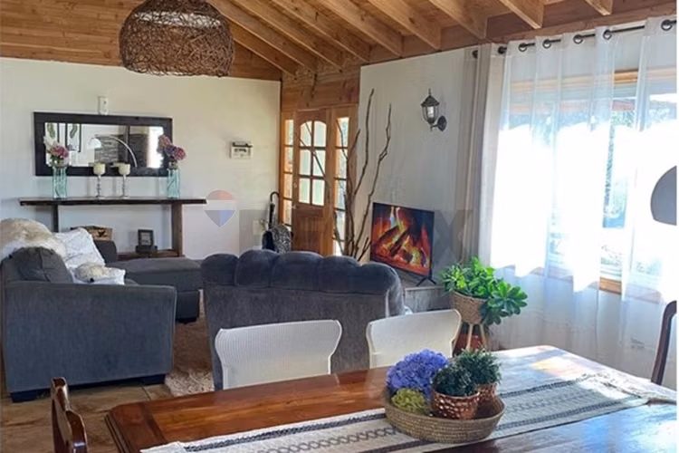 Venta 2 casas y cabaña en parcela 5.300 m² - Imagen 3
