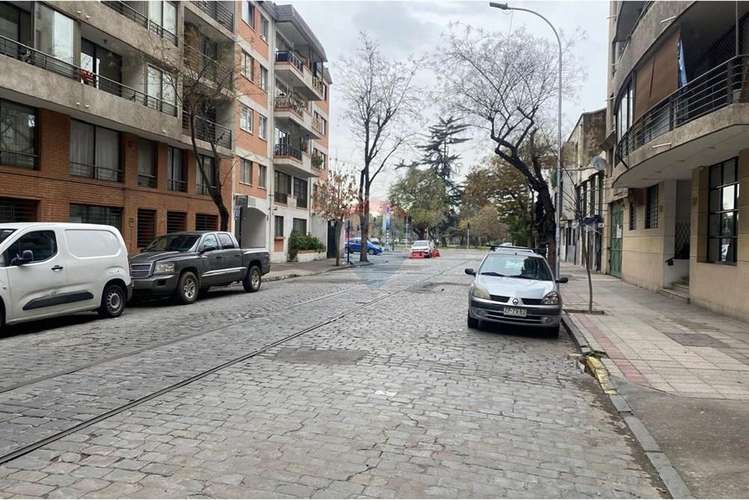 Arriendo departamento estudio con jardín