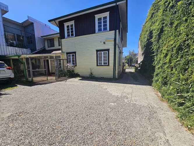 VENTA GRAN CASONA NO PATRIMONIAL  EN VALDIVIA