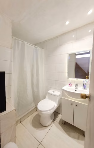 VENTA CASA AMPLIA CON LOCAL COMERCIAL LISTO PARA OPERAR-60M - Imagen 5