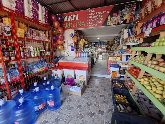 VENTA CASA AMPLIA CON LOCAL COMERCIAL LISTO PARA OPERAR-60M - Imagen 16