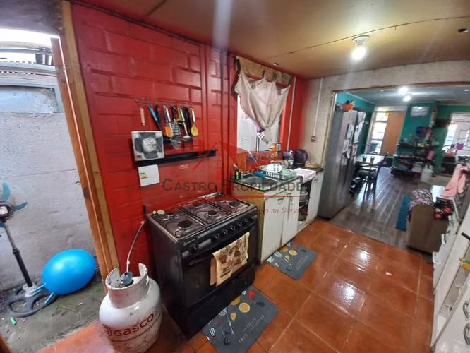 CASA DE DOS PISOS CON 2 DORMITORIOS, 2 BAÑOS, BATUCO - Imagen 11