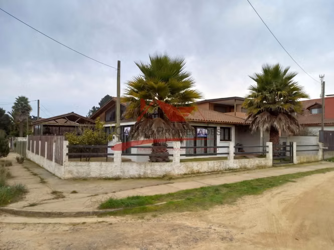 VENTA CASA AMOBLADA, ALGARROBO, 3 HAB 1 BAÑ - Imagen 2